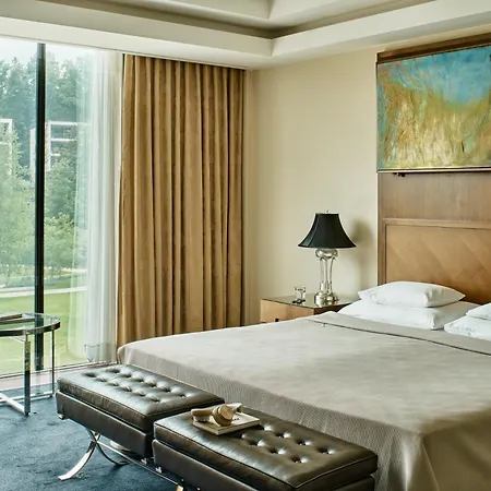 Falkensteiner Velden - The Leading Of The World