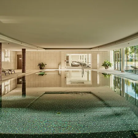 팔켄슈타이너 슐로스호텔 벨덴 호텔