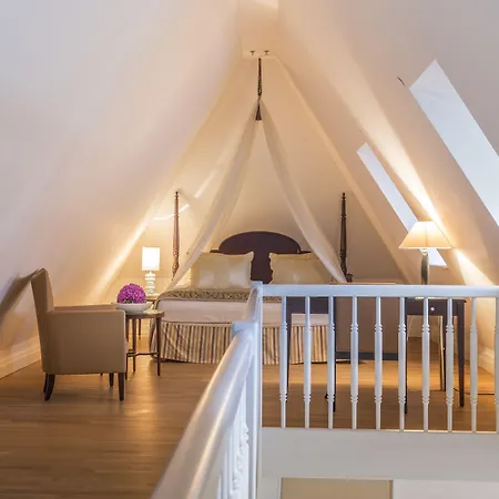 Falkensteiner Velden - The Leading Of The World