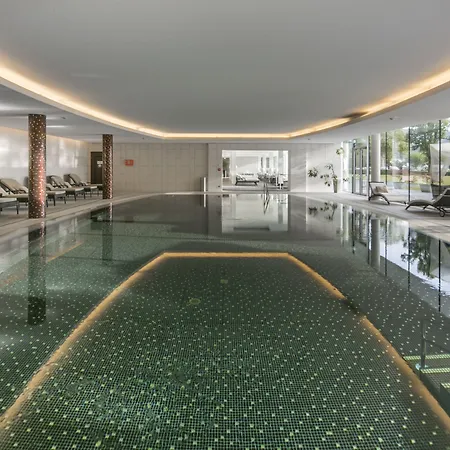 팔켄슈타이너 슐로스호텔 벨덴 호텔