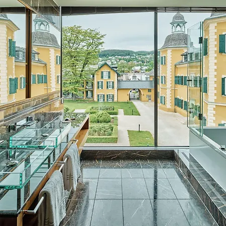Falkensteiner Velden - The Leading Of The World