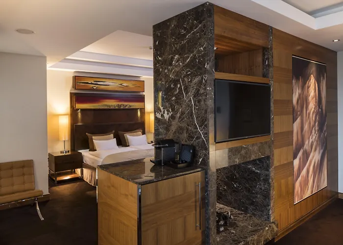 Falkensteiner Velden - The Leading Of The World